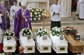 Pogrzeb matki i czworga dzieci